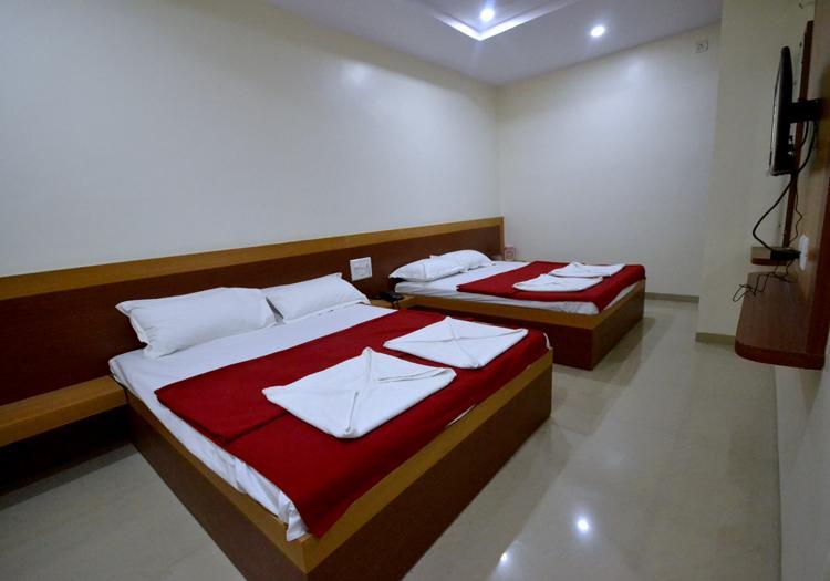 Hotel S S Palace Shirdi Buitenkant foto